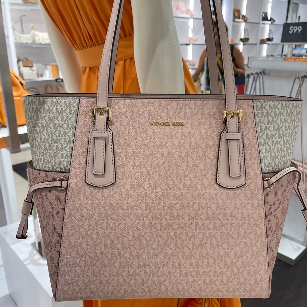 Michael Kors Voyager Lg Color-Block Signature Logo Tote
Powder Blush Multi 
NWT - Picture 3 of 16